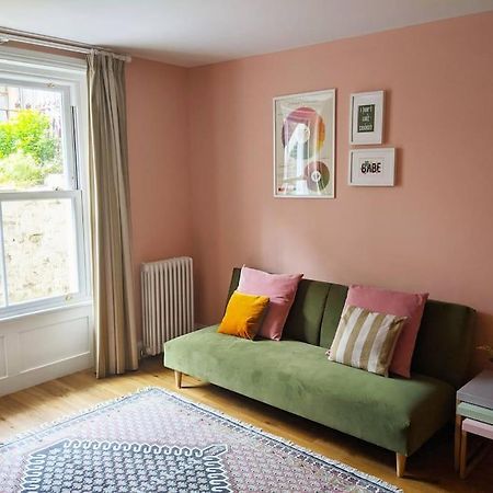 Stylish And Colourful Flat Minutes From The Beach มาร์เกท ภายนอก รูปภาพ