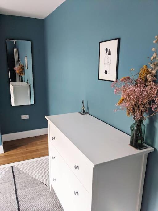 Stylish And Colourful Flat Minutes From The Beach มาร์เกท ภายนอก รูปภาพ