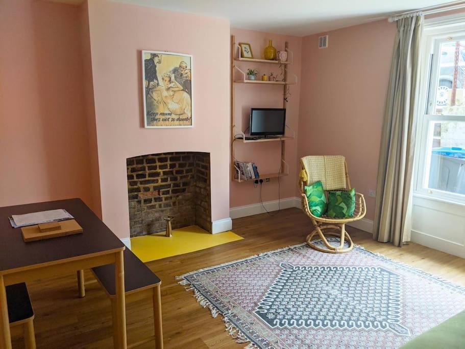 Stylish And Colourful Flat Minutes From The Beach มาร์เกท ภายนอก รูปภาพ