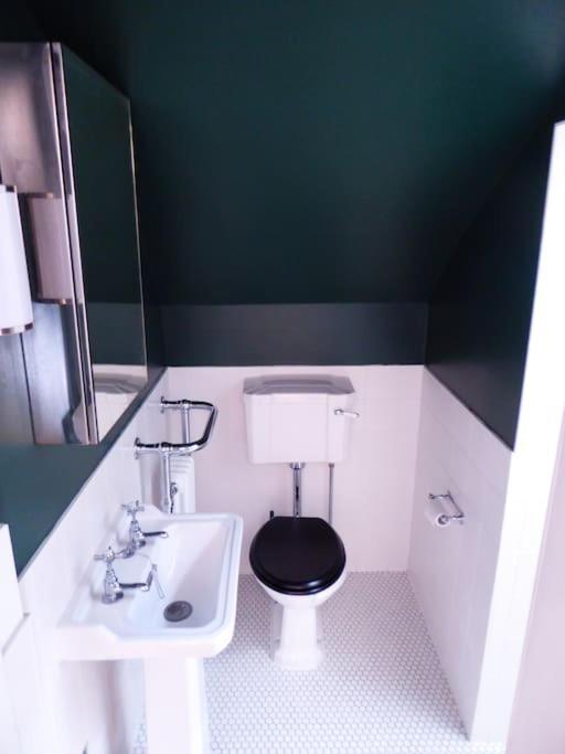 Stylish And Colourful Flat Minutes From The Beach มาร์เกท ภายนอก รูปภาพ